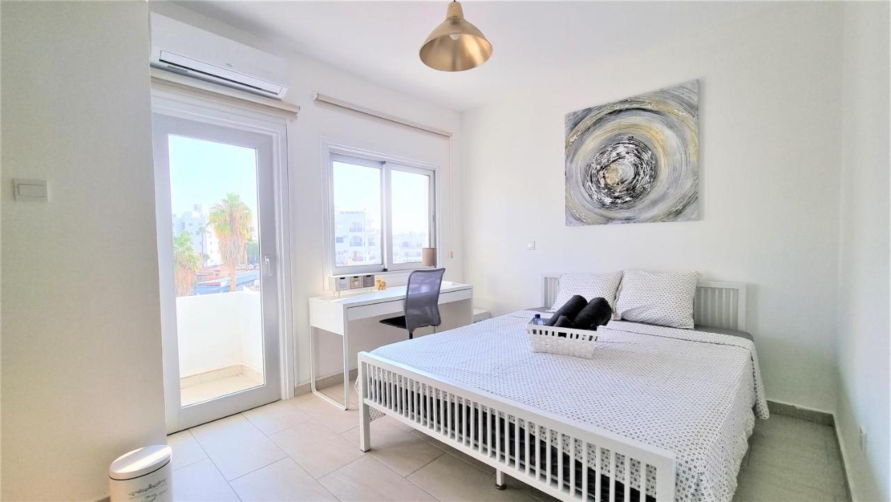 Spacious Lightflooded 2Br Apt / Near Center & Harbour 라르나카 외부 사진