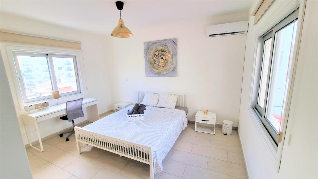 Spacious Lightflooded 2Br Apt / Near Center & Harbour 라르나카 외부 사진